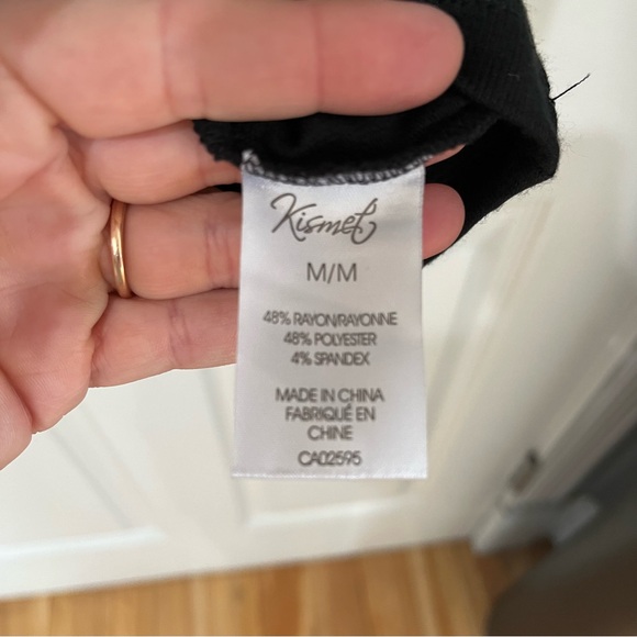 Kismet black short sleeve top open neck size medium - Picture 7 of 7